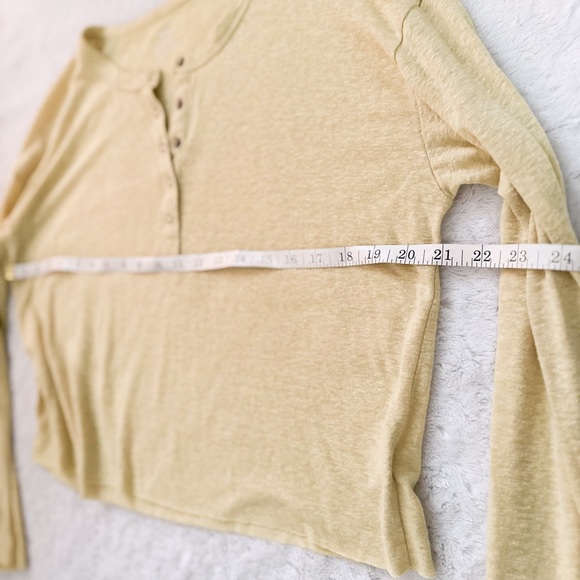 AERIE Oversized Linen Blend Baby Yellow Ling Sleeve Henley Top - Picture 6 of 7
